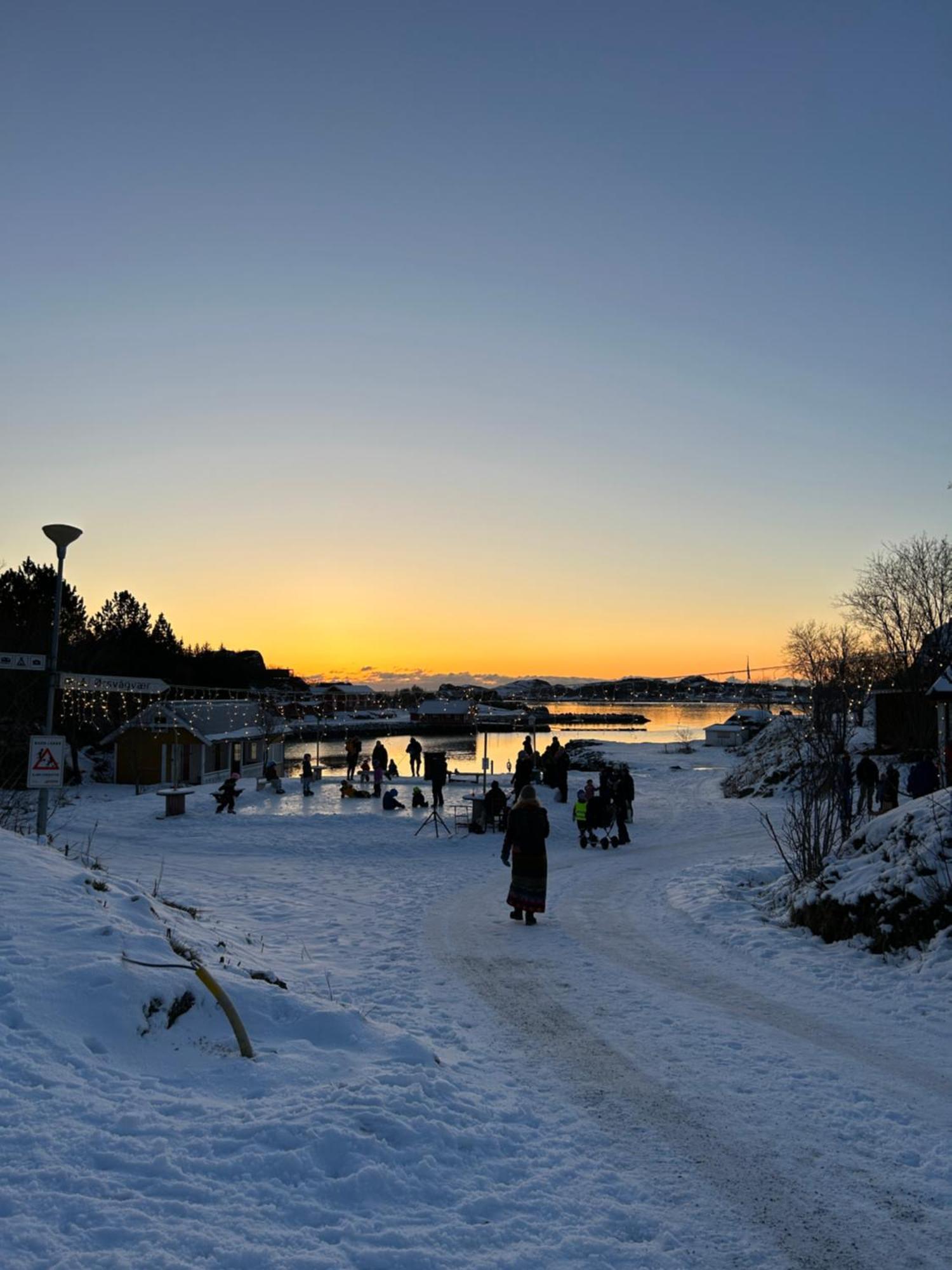 Skarungen - Hotel, Cabins And Camping Kabelvåg 外观 照片