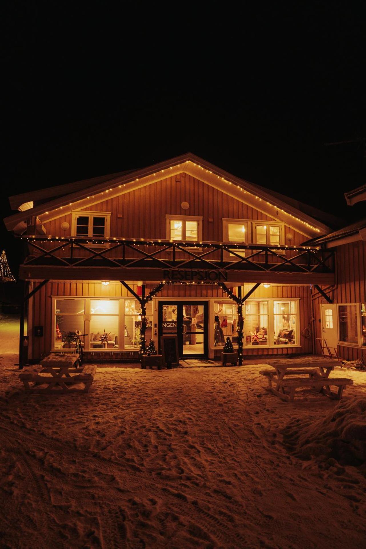 Skarungen - Hotel, Cabins And Camping Kabelvåg 外观 照片